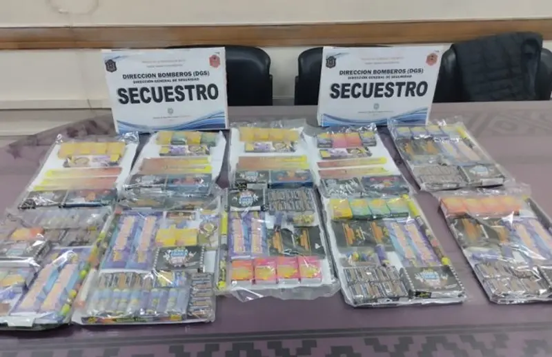 Cohetes secuestrados.