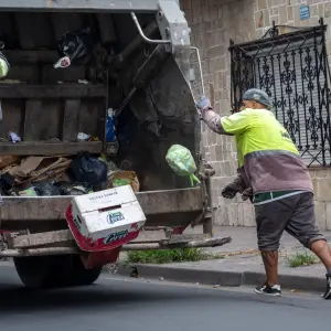 Recolectores de Salta: Dejaron su descanso navideño por la desidia de los que ensuciaron la ciudad