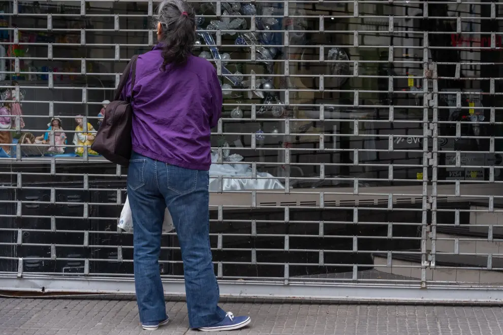 Mañana navideña una señora en avda belgrano