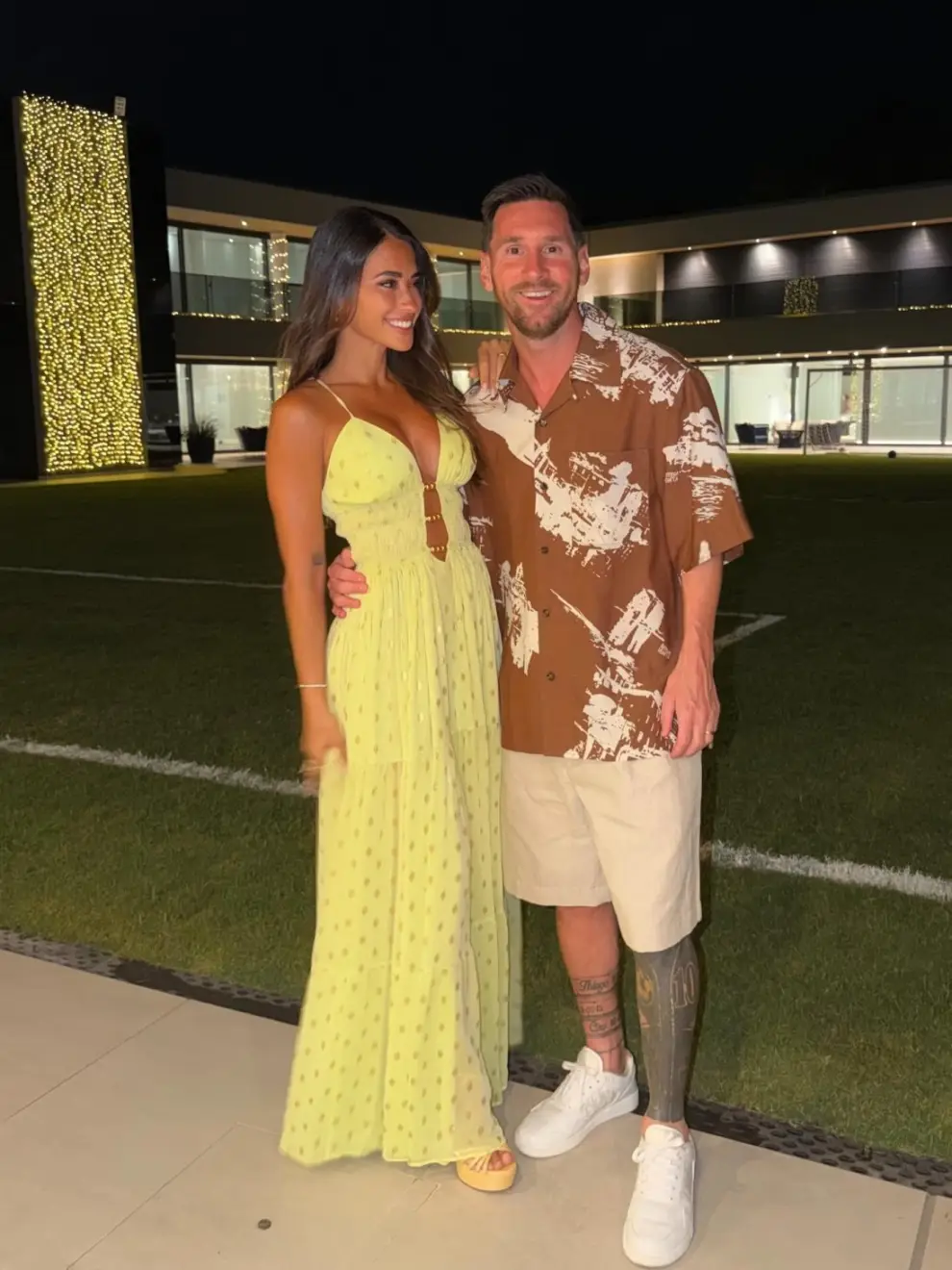 El look de Messi y Antonella para Navidad