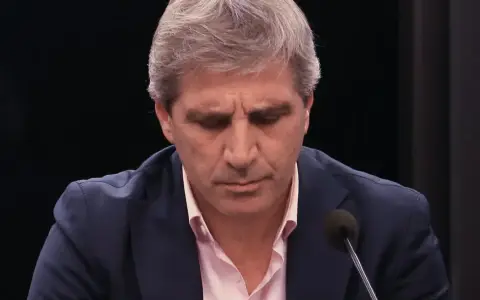 Luis "Toto" Caputo, ministro de Economía de la Nación.