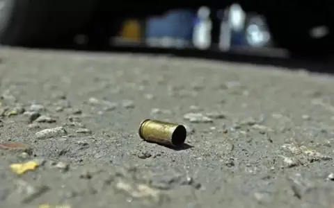Trágico, una bala perdida impactó en una niña de 12 años.