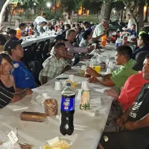 Exitosa velada: 220 personas en situación de calle tuvieron su Cena Navideña en el parque San Martín