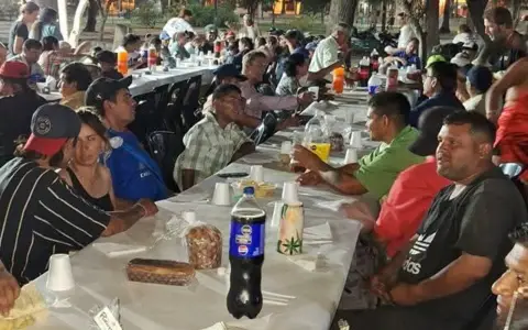 La Cena Navideña de la Red Puentes en el parque San Martín