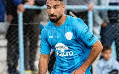 Franco "Taka" Sivetti seguirá un año más en el albo.