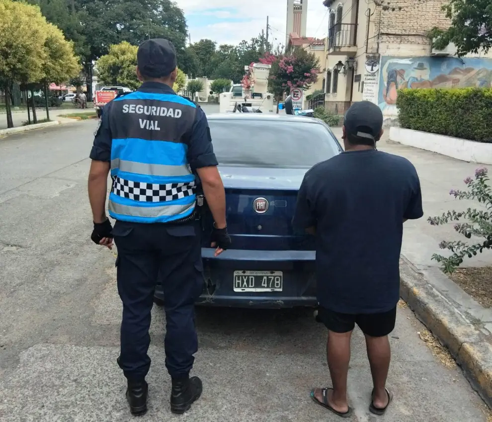 Andaba en un auto robado.