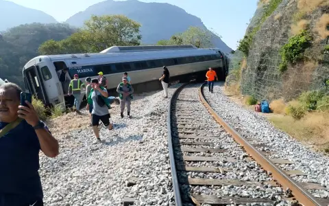 Al menos 13 muertos al descarrilar el Tren Interoceánico en Oaxaca