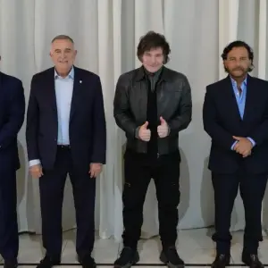 Gustavo Sáenz: Calificado por el Gobierno nacional como "aliado desde la primera hora", con miras al 2027