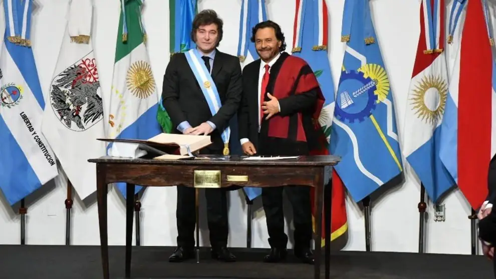 Gustavo Sáenz con Javier Milei