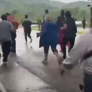 Así pasaron a las corridas por el paso fronterizo de Aguas Blancas: Compras desesperadas