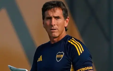 Claudio Úbeda seguirá como DT de Boca hasta junio del 2026