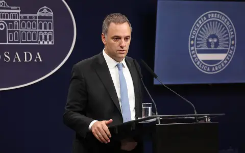 Manuel Adorni