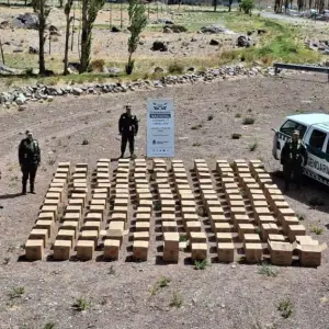 Hallaron más de 250 cajas con pirotecnia de contrabando