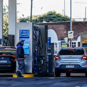 En Salta se puede cargar nafta con descuentos durante todo enero: Hasta $25 mil de reintegro