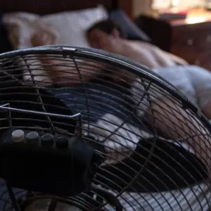 Expertos brindaron consejos para descansar durante las noches de calor agobiantes