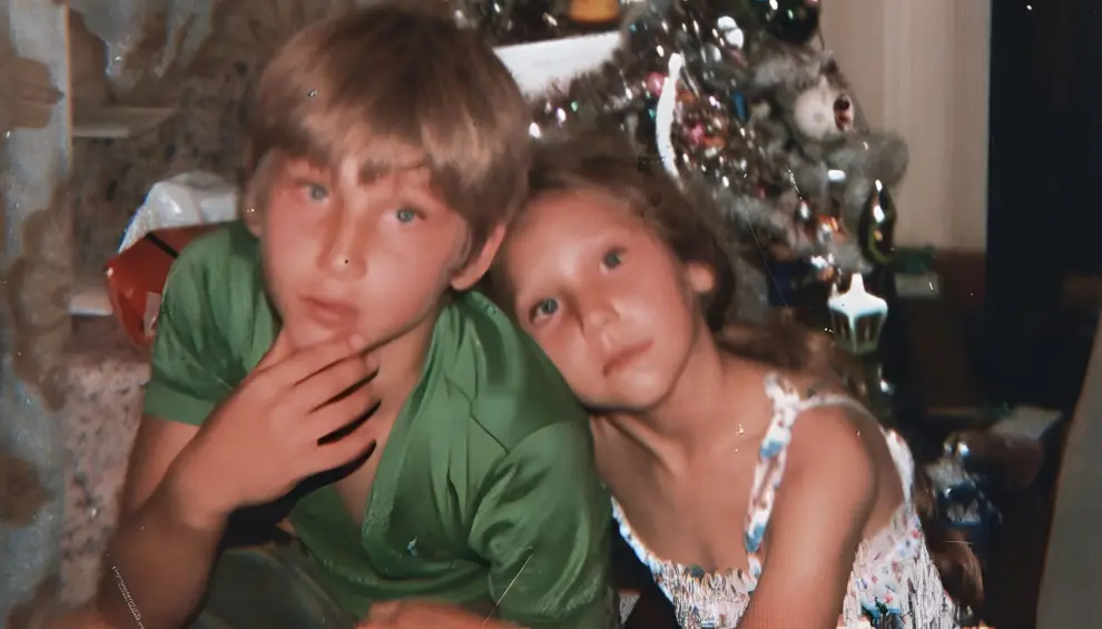 Javier Milei y su hermana Karina, de niños