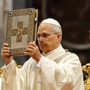 El mensaje del papa en Año Nuevo: “el mundo no se salva afilando espadas sino acogiendo a todos”
