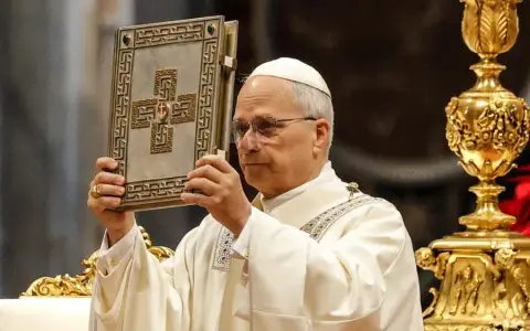 El Papa León XIV preside la Misa de Año Nuevo en la Basílica de San Pedro. 