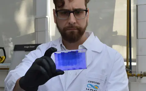 Ivo Díaz Ludovico, en el laboratorio del INIBIOLP