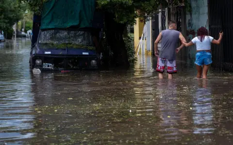 Se esperan lluvias intensas, ráfagas fuertes y posible granizo durante la jornada de este lunes. 