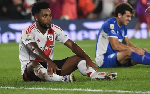 Miguel Borja tuvo una fría despedida de River.
