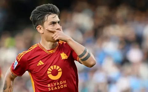 Paulo Dybala renovaría en la Roma pese a su recorte salarial.