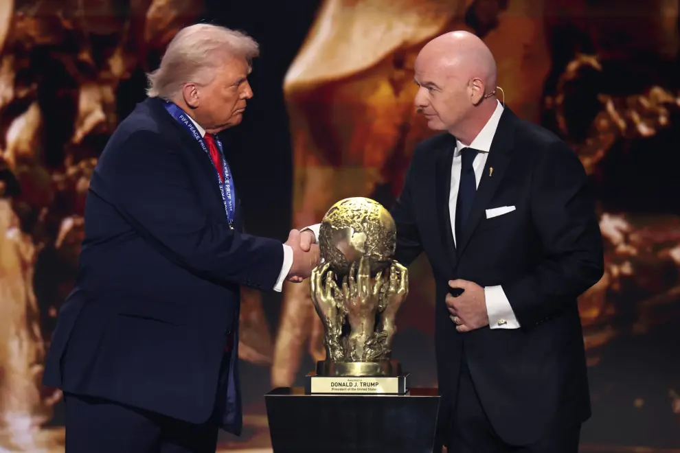 Donald Trump junto al presidente de la FIFA, Gianni Infantino.