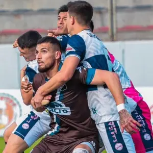 A Juventud Antoniana volvieron a "dormirlo" con un jugador importante: Julio López eligió jugar en la B Metropolitana