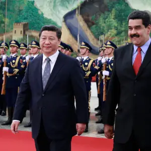 Petróleo y China: El auténtico combustible del ataque de Donald Trump contra Venezuela