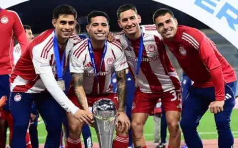 Scipioni, Ortega y Hezze, los primeros argentinos campeones de 2026 en el fútbol europeo.