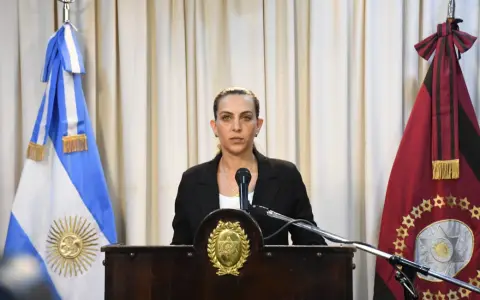 Paula Benavides