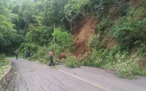 Derrumbe en el cerro San Bernardo