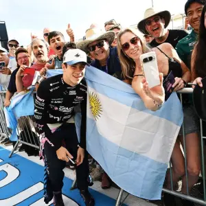 El tremendo elogio de Checo Pérez a Colapinto y a la pasión de la hinchada argentina: "Tenemos que aprender"
