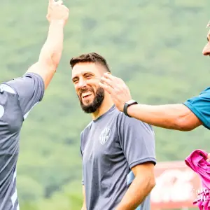Con caras nuevas, una base intacta e ilusiones renovadas, Gimnasia y Tiro también comenzó a moverse con el ascenso en la mira