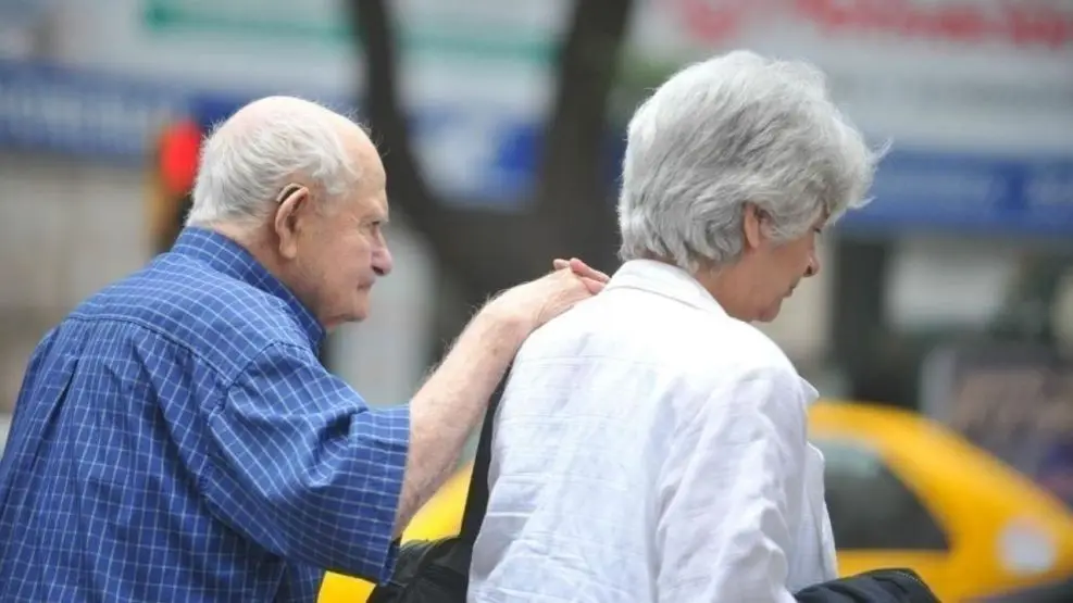 Pareja de adultos.