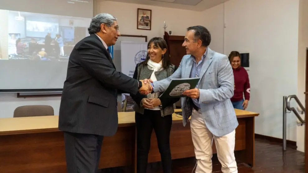 Unsa reconoce a Noel de Castro