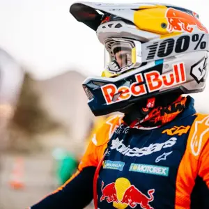 Luciano Benavides mantuvo su posición y Kevin mejoró tras la etapa maratón del Dakar