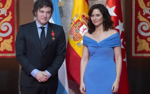 El presidente, Javier Milei junto a la presidenta de la Comunidad de Madrid, Isabel Díaz Ayuso