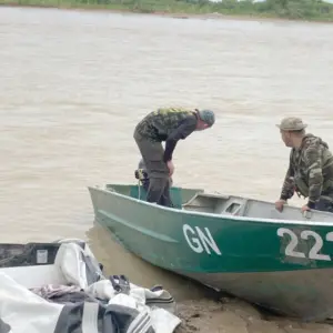 Orán: Un detenido y 25 kilos de pasta base de cocaína incautados en el río Bermejo