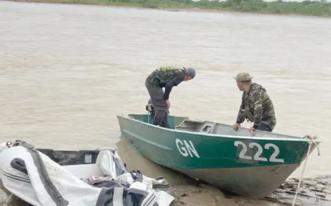 Interceptan una embarcación con droga en el río Bermejo