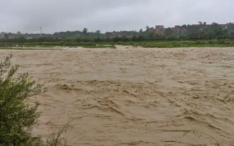 Río Pilcomayo con crecidas