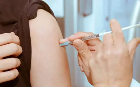 Comienza la vacunación a embarazadas por el Virus Sincicial Respiratorio