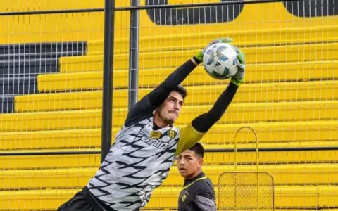 Mauricio Nievas, arquero de Deportivo Madryn