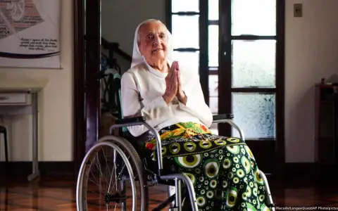 Hermana Inah Canabarro, a sus 115 años, en Porto Alegre Brasil, en febrero de 2024. Falleció en 2025, con 116 años.