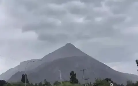 La lluvia le dio una tregua a los incendios en el Sur.