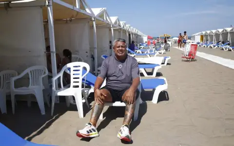 Tapia veraneando en el parador 12, Mar del Plata