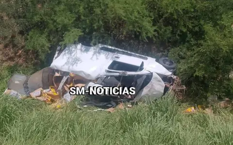 El estado en el que quedó la camioneta tras el choque con el camión