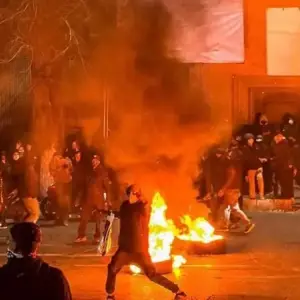 Postal de Irán con cadáveres en las calles y morgues colapsadas: "Salir de casa es salir a la muerte"