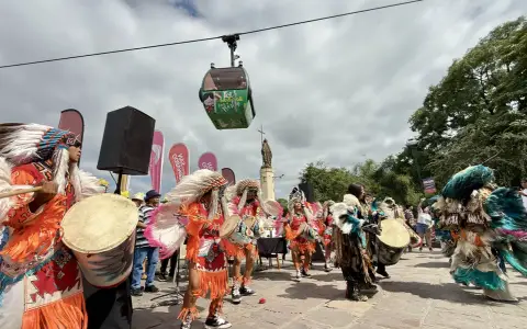 Presentación de los corsos en el cerro San Bernardo