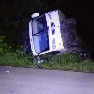 Volcó un micro en Salta, murió una mujer y hubo nueve heridos en ruta provincial 5